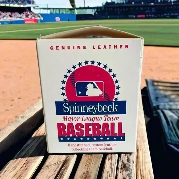 Pittsburgh Pirates Vintage 1990’s Spinneybeck baseball.  Box has damage - Picture 6 of 6